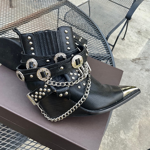 Iconic Jeffrey Campbell Hawthorne Rocker Chain Boots 7 - Picture 9 of 9